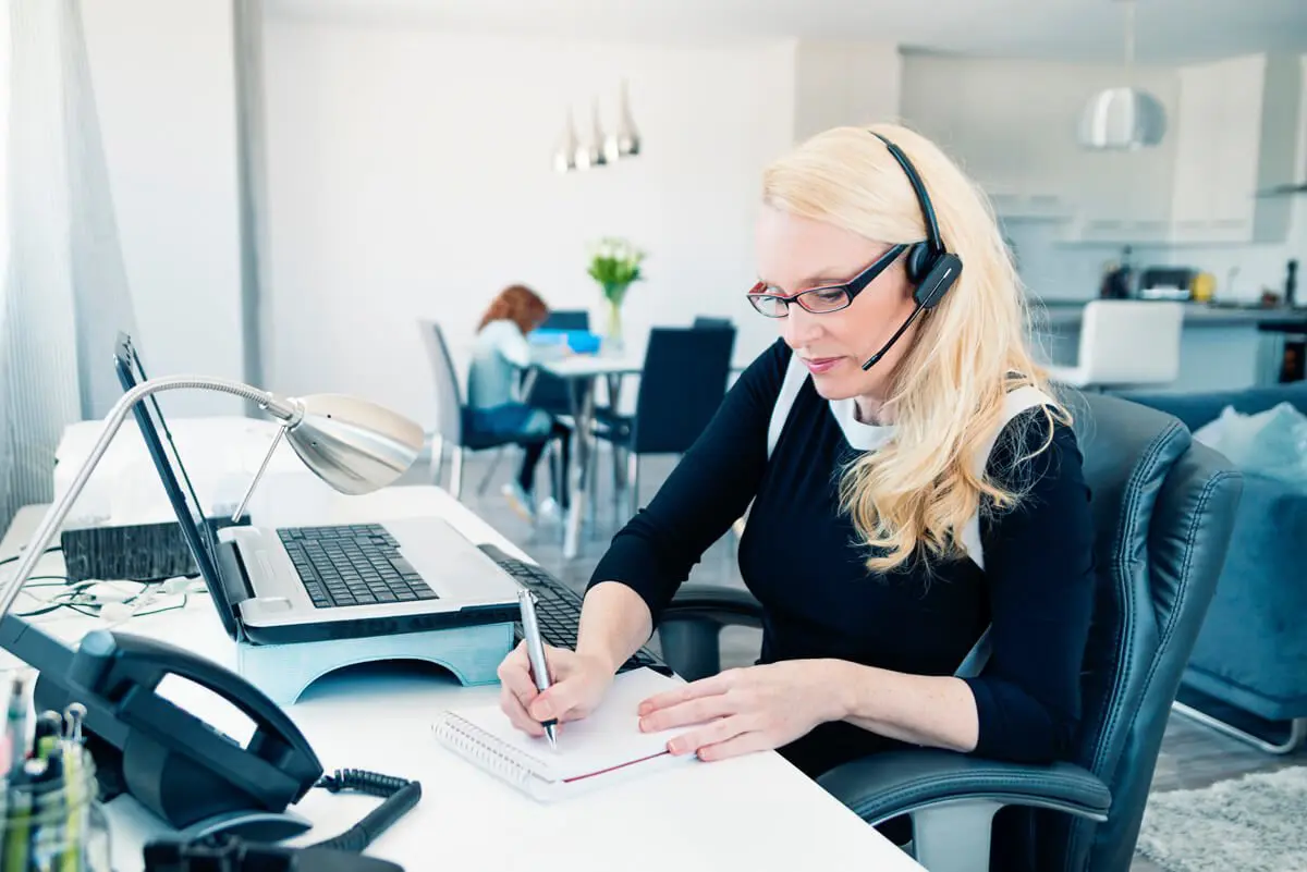 The Benefits of Using a Freight Broker for Your Shipping Needs: Expert Insights and Advice 3 freight broker work from home